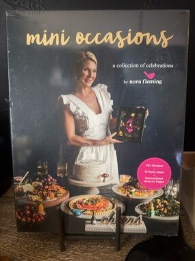 NWT Nora Fleming Mini Occasions Cookbook and Entertaining Ideas